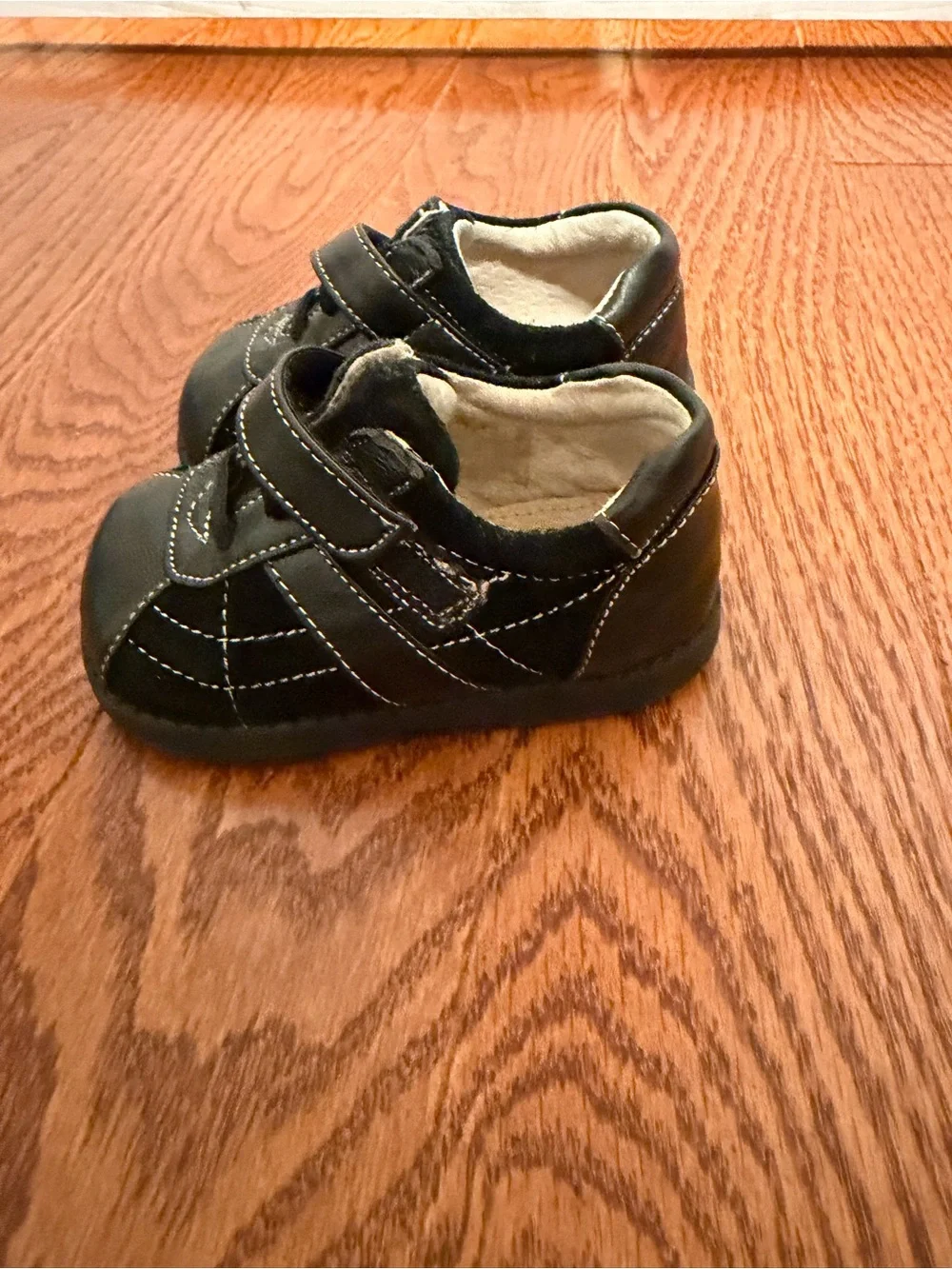 See Kai Run- Black Kids Velcro Leather Sneakers- Size 4
